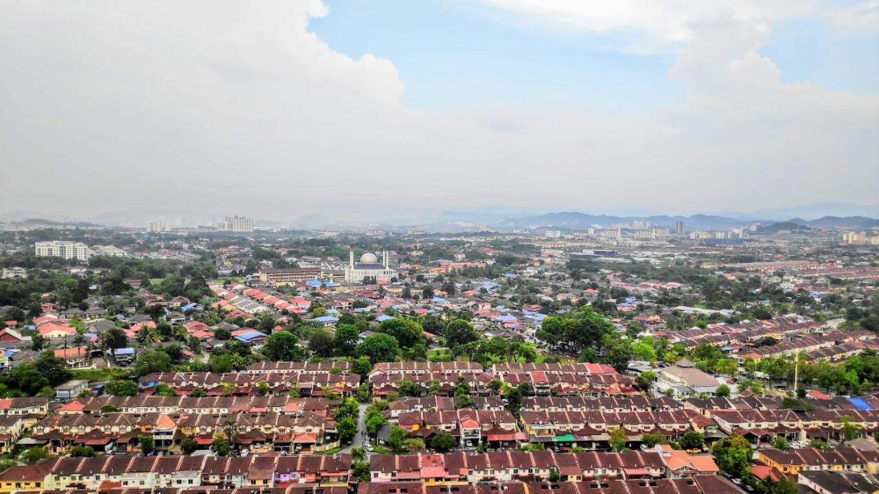@ Evo Soho Bangi Astro Wifi Netflix Apartment